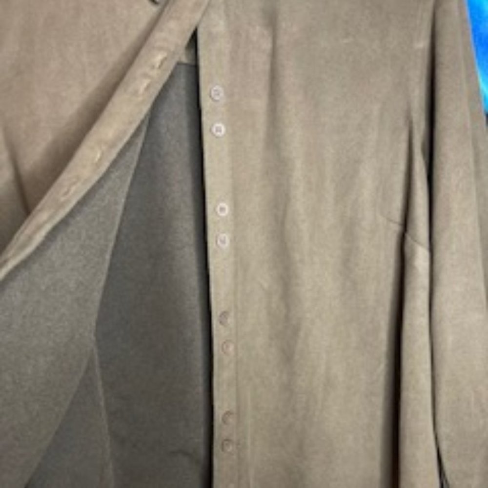 Button Down Venezia Blouse - Picture 3 of 5